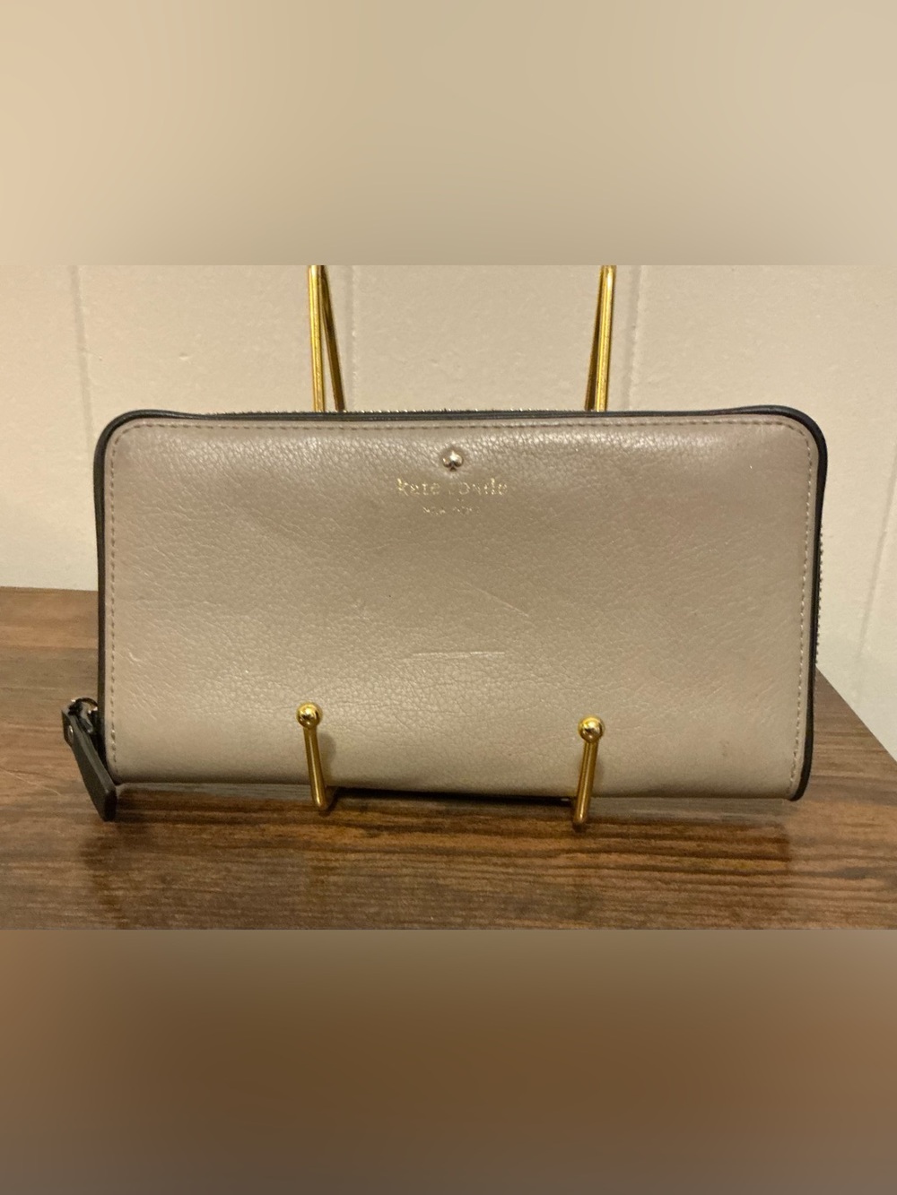 A Beautiful Leather Gray Rare Vintage Kate Spade Zip Around Clutch Wallet